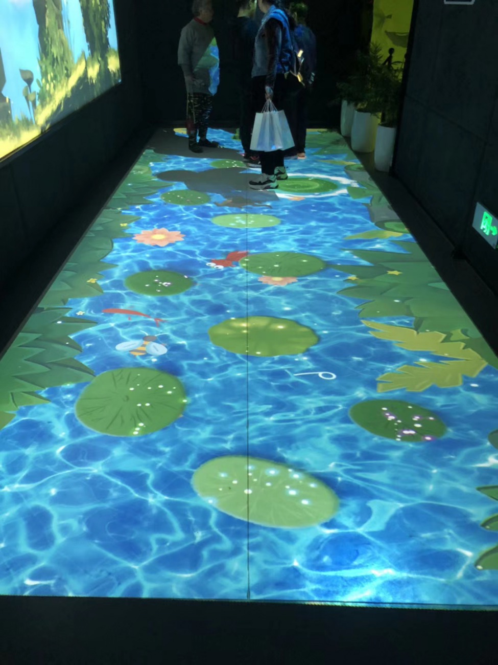 互動地幕 互動地幕