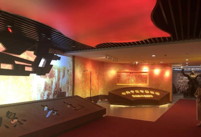 黨建館設(shè)計時如何體現(xiàn)它的特色？